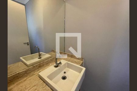 Lavabo de casa de condomínio para alugar com 3 quartos, 134m² em Jardim Ipes, Cotia