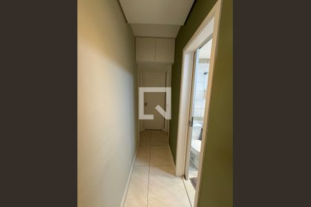 Corredor de apartamento para alugar com 3 quartos, 82m² em Recreio dos Bandeirantes, Rio de Janeiro