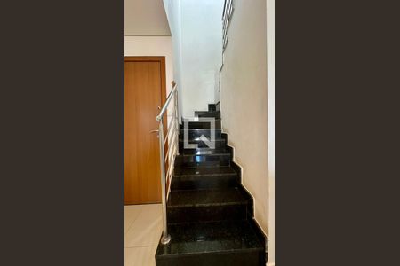 Escadas de apartamento à venda com 3 quartos, 190m² em Castelo, Belo Horizonte