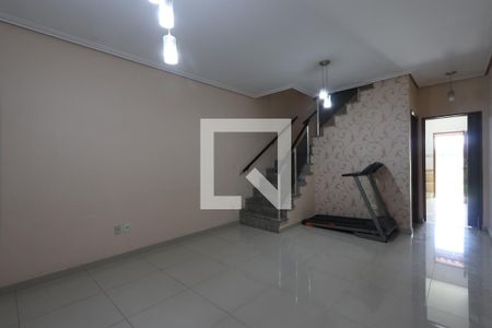 Sala de casa para alugar com 2 quartos, 96m² em Jardim Egle, São Paulo