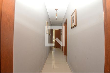 Corredor de casa à venda com 3 quartos, 149m² em Sarandi, Porto Alegre