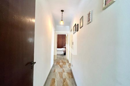 Corredor  de casa à venda com 3 quartos, 210m² em Vila da Saúde, São Paulo