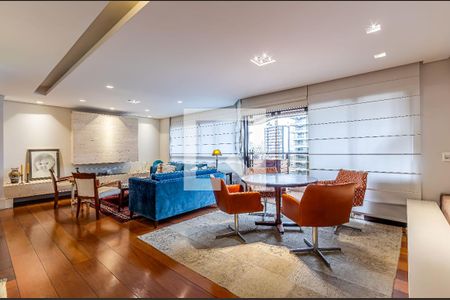 Sala de casa de condomínio à venda com 3 quartos, 190m² em Itaim Bibi, São Paulo