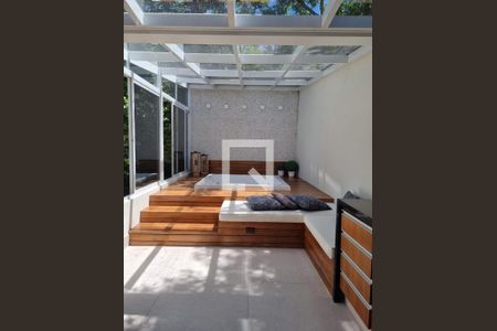 Casa de Condomínio à venda com 3 quartos, 338m² em Chácara Monte Alegre, São Paulo
