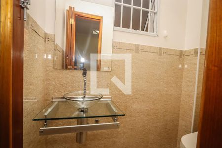 Lavabo de casa para alugar com 3 quartos, 180m² em Jardim Luso, São Paulo