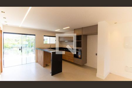 Casa de Condomínio à venda com 5 quartos, 390m² em Pendotiba, Niterói