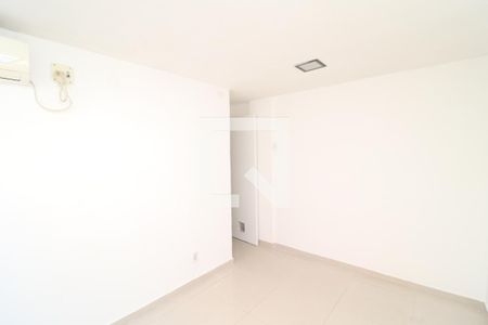 Quarto 2 de apartamento para alugar com 2 quartos, 70m² em Ilha do Governador, Rio de Janeiro