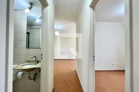 Corredor de apartamento à venda com 3 quartos, 70m² em Vila Campestre, São Paulo