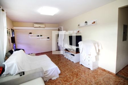 Apartamento à venda com 3 quartos, 266m² em Olaria, Rio de Janeiro