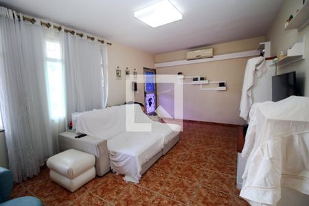 Apartamento à venda com 3 quartos, 266m² em Olaria, Rio de Janeiro