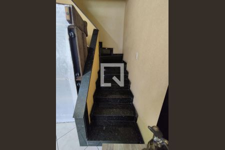 Escada de casa para alugar com 3 quartos, 89m² em Sacomã, São Paulo