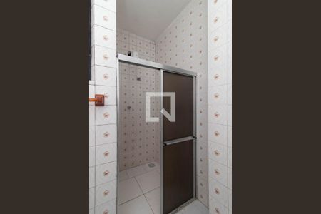 Banheiro de apartamento à venda com 1 quarto, 45m² em Vila Joao Pessoa, Porto Alegre