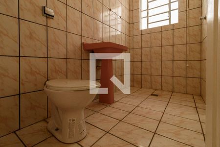 Banheiro de casa para alugar com 1 quarto, 55m² em Vila Sabrina, São Paulo