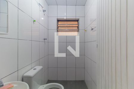 Banheiro de casa para alugar com 1 quarto, 33m² em Jardim Vila Formosa, São Paulo