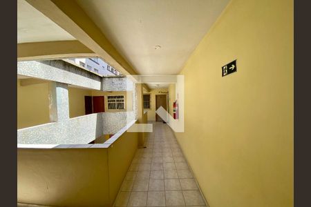 Corredor de apartamento para alugar com 1 quarto, 40m² em Guilhermina, Praia Grande