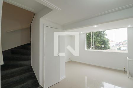 Sala de casa para alugar com 3 quartos, 120m² em Parque Peruche, São Paulo