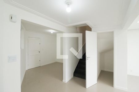 Sala de casa para alugar com 3 quartos, 120m² em Parque Peruche, São Paulo