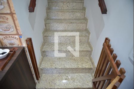 Escada de casa à venda com 3 quartos, 133m² em Jardim Santo Antônio, Santo André