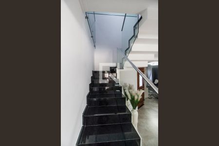 Escada de apartamento à venda com 4 quartos, 350m² em Alphaville, Santana de Parnaíba