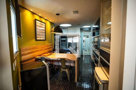 Apartamento à venda com 3 quartos, 212m² em Vila Nova Conceição, São Paulo