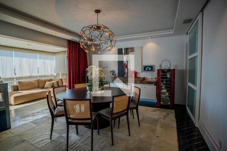 Apartamento à venda com 3 quartos, 212m² em Vila Nova Conceição, São Paulo