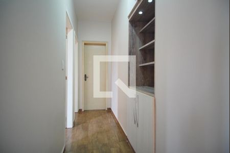Corredor de apartamento à venda com 2 quartos, 83m² em Petrópolis, Porto Alegre