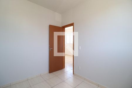 Quarto 1 de apartamento para alugar com 2 quartos, 47m² em Jardim Célia, Uberlândia