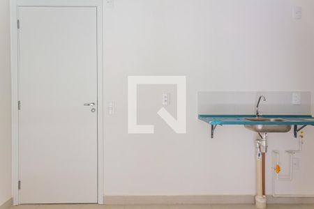 Sala/Cozinha de apartamento para alugar com 2 quartos, 33m² em Parque Industrial Tomas Edson, São Paulo