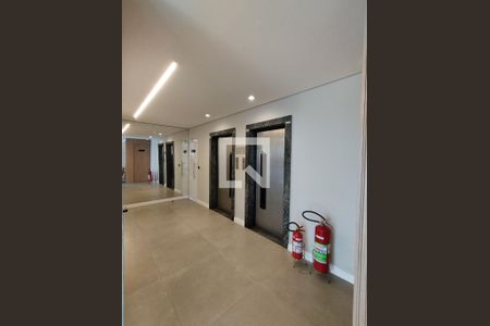 Hall de entrada de apartamento para alugar com 2 quartos, 65m² em Água Funda, São Paulo