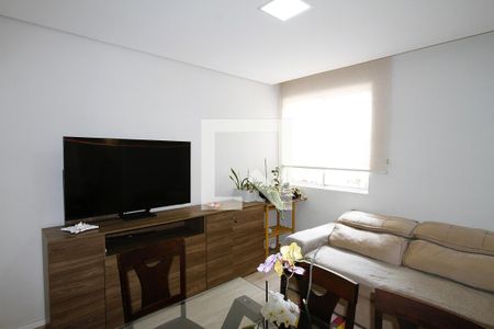 Sala de apartamento à venda com 3 quartos, 70m² em Carlos Prates, Belo Horizonte