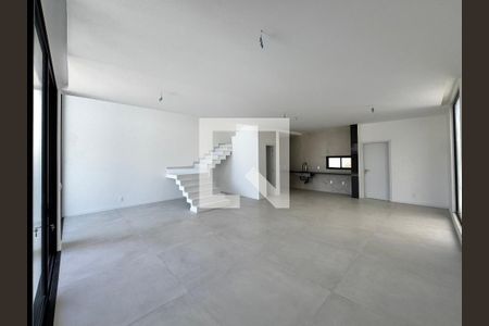 Sala de casa de condomínio à venda com 3 quartos, 230m² em Recreio dos Bandeirantes, Rio de Janeiro