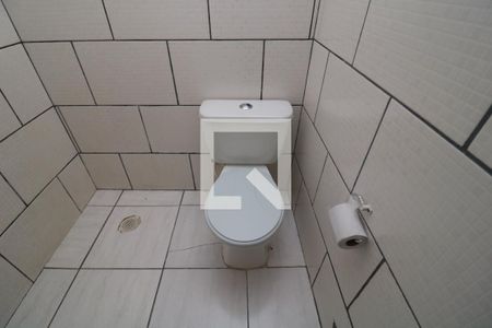 Banheiro de casa para alugar com 1 quarto, 30m² em Jardim Santa Teresinha, São Paulo