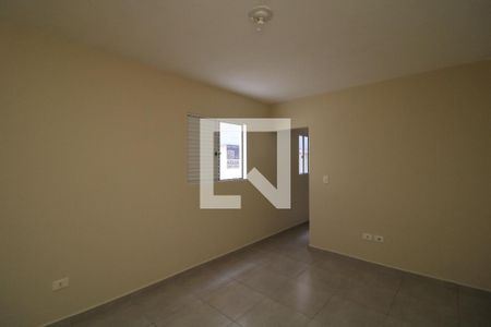 Quarto de casa para alugar com 1 quarto, 30m² em Jardim Santa Teresinha, São Paulo