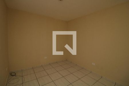 Quarto de casa para alugar com 1 quarto, 30m² em Jardim Santa Teresinha, São Paulo