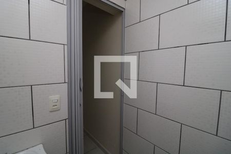 Banheiro de casa para alugar com 1 quarto, 30m² em Jardim Santa Teresinha, São Paulo