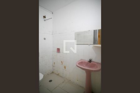 Banheiro Social de casa para alugar com 1 quarto, 50m² em Vila Moraes, São Paulo