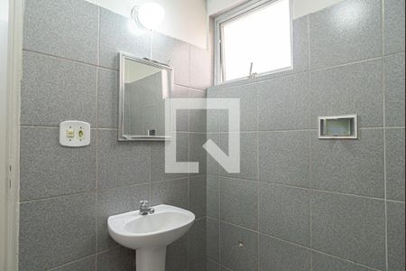 Banheiro Social de kitnet/studio para alugar com 1 quarto, 29m² em Bela Vista, São Paulo