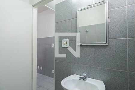 Banheiro Social de kitnet/studio para alugar com 1 quarto, 29m² em Bela Vista, São Paulo