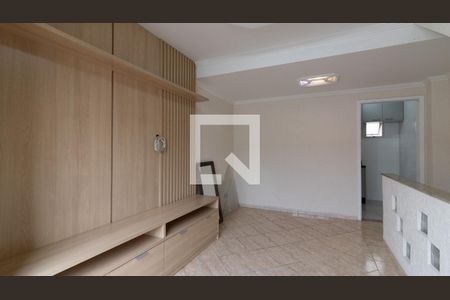 Sala de casa de condomínio para alugar com 2 quartos, 81m² em Vila Talarico, São Paulo