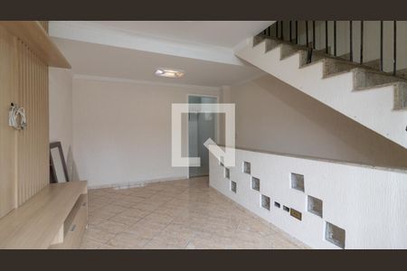 Sala de casa de condomínio para alugar com 2 quartos, 81m² em Vila Talarico, São Paulo