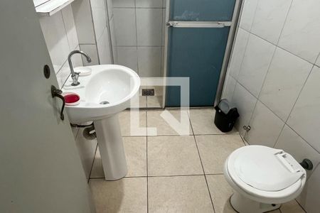 Banheiro de apartamento para alugar com 1 quarto, 46m² em José Menino, Santos