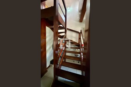 Escadas  de casa à venda com 6 quartos, 315m² em Jardim America, Belo Horizonte