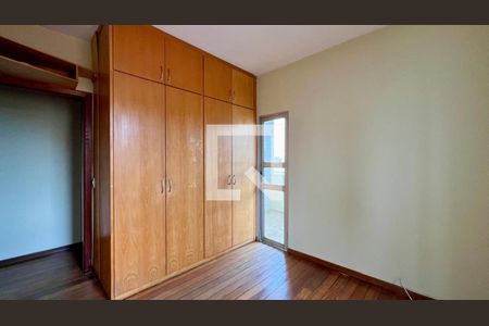 Quarto 1 de apartamento para alugar com 2 quartos, 126m² em Castelo, Belo Horizonte