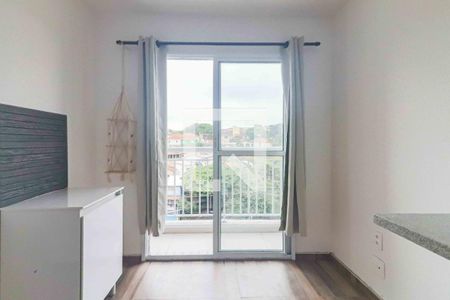 Sala e Cozinha de apartamento para alugar com 1 quarto, 24m² em Vila Butantã, São Paulo