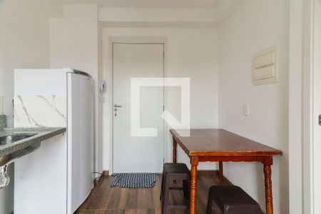 Sala e Cozinha de apartamento para alugar com 1 quarto, 24m² em Vila Butantã, São Paulo