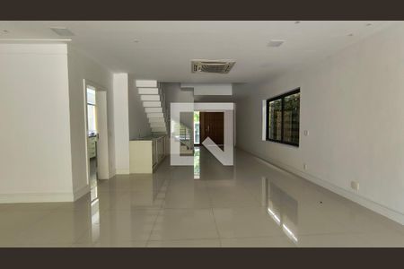 Sala de casa de condomínio à venda com 4 quartos, 450m² em Barra da Tijuca, Rio de Janeiro