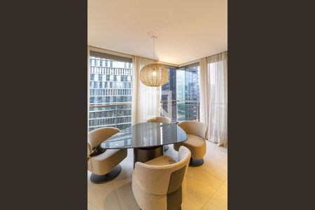 Varanda Sala de apartamento à venda com 4 quartos, 197m² em Jardim das Acacias, São Paulo