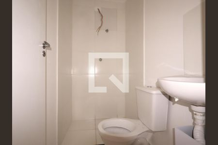 Banheiro de kitnet/studio para alugar com 1 quarto, 17m² em Jardim Monte Kemel, São Paulo