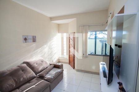 Sala de TV de casa à venda com 3 quartos, 95m² em Vila Beneves, Contagem