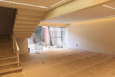 Casa para alugar com 5 quartos, 450m² em Setor Aeroporto, Goiânia